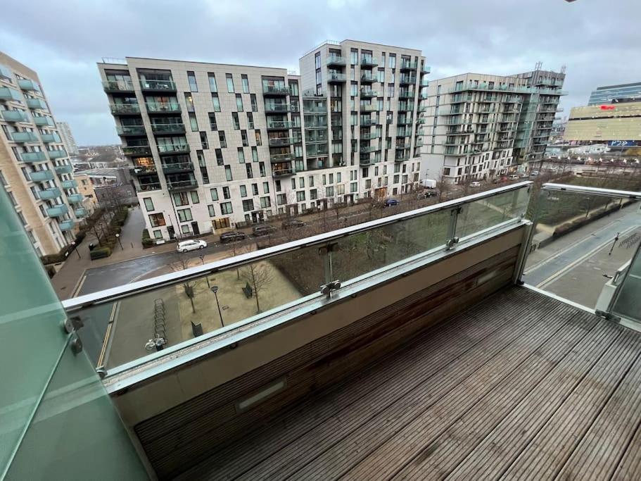 Modern 2 Bed - Olympic Park Stratford Daire Londra Dış mekan fotoğraf
