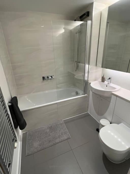 Modern 2 Bed - Olympic Park Stratford Daire Londra Dış mekan fotoğraf
